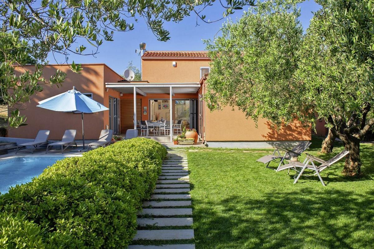 Villa Emili In Medulin - Haus Fuer 4-5 Personen Екстер'єр фото