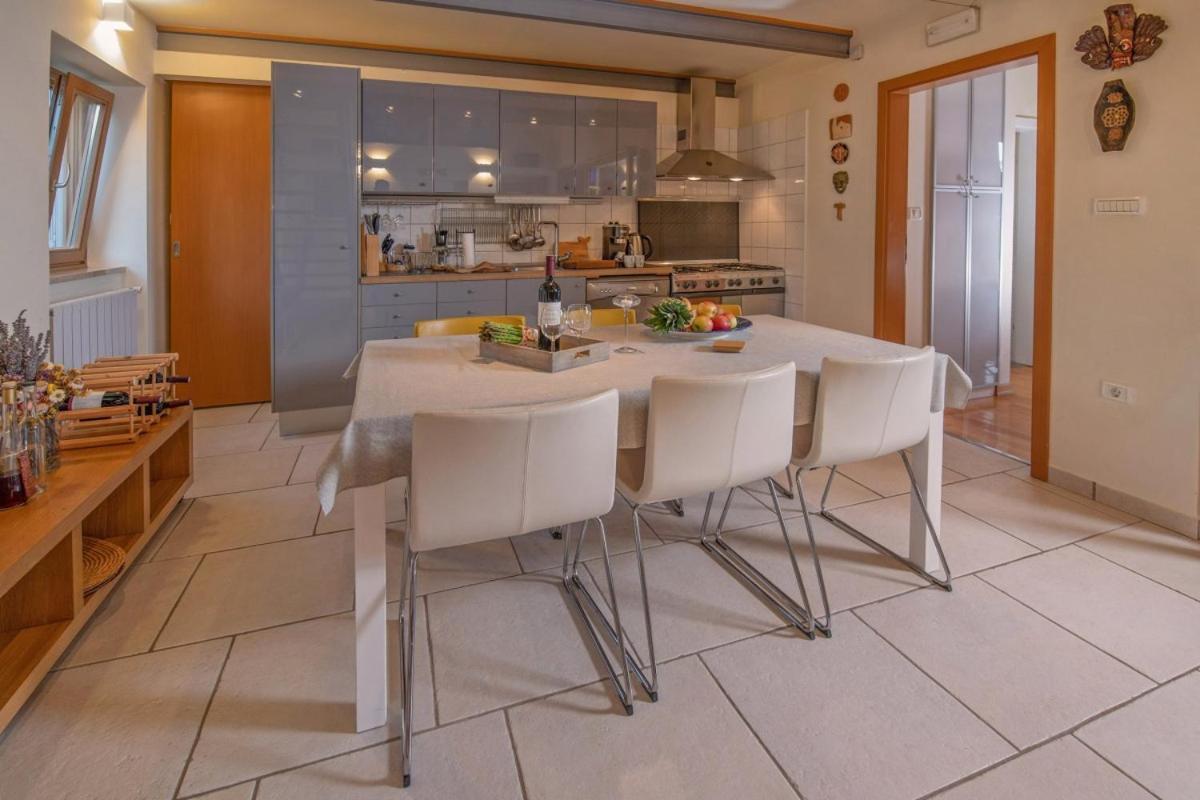 Villa Emili In Medulin - Haus Fuer 4-5 Personen Екстер'єр фото