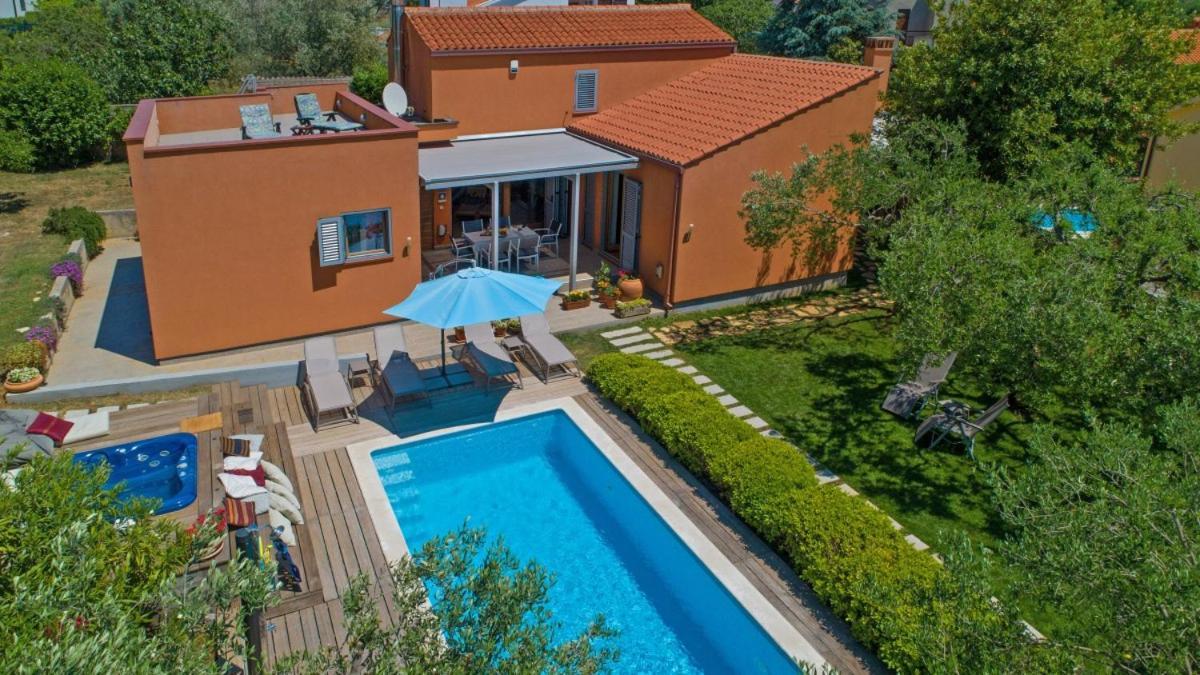 Villa Emili In Medulin - Haus Fuer 4-5 Personen Екстер'єр фото